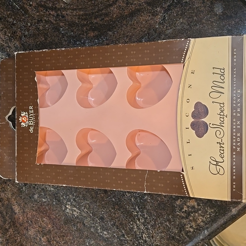 Silicone heart-shaped mold